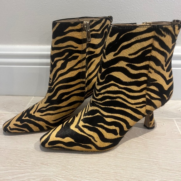 Like New Sam Edelman Pony Hair Animal Print Ankle Booties - Picture 1 of 4